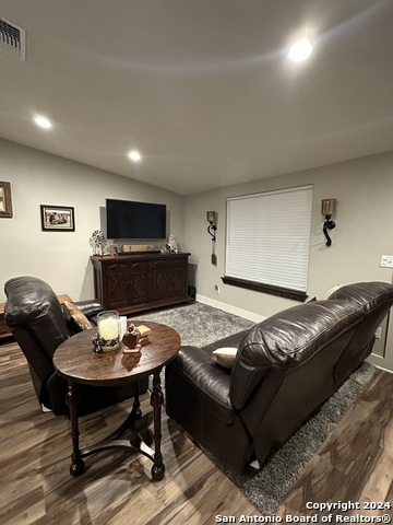 209 S 4th St, Stockdale, Texas image 8