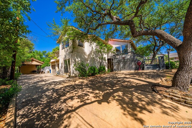 818 Bulwer, Kerrville, Texas image 4