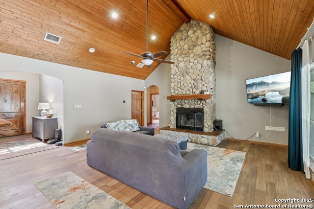 557 Jacobs Ln., La Vernia, Texas image 14