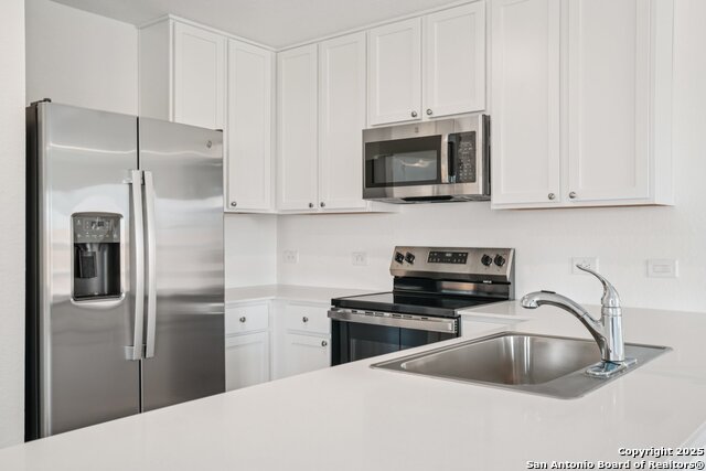 3203 Gilbert Garden, Converse, Texas image 10