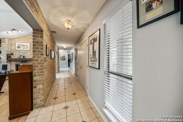 811 Sherman Oak, San Antonio, Texas image 9