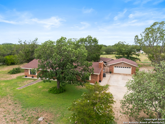 1373 County Road 373, Uvalde, Texas image 36