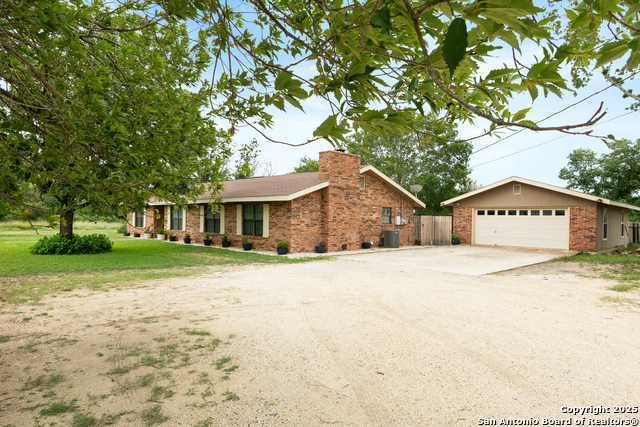 1373 County Road 373, Uvalde, Texas image 37