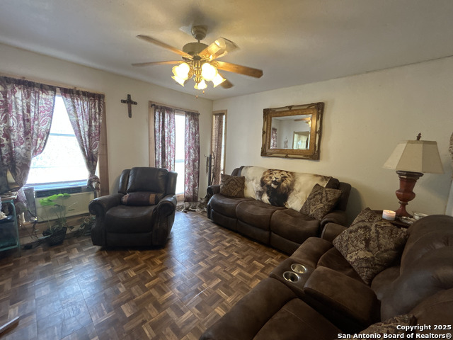 1440 County Road 429, Pleasanton, Texas image 14