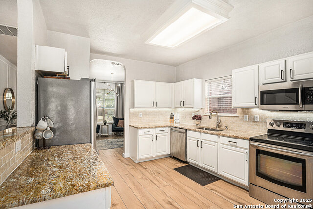 13812 Riverbank Pass, Helotes, Texas image 10
