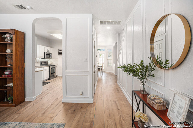 13812 Riverbank Pass, Helotes, Texas image 3