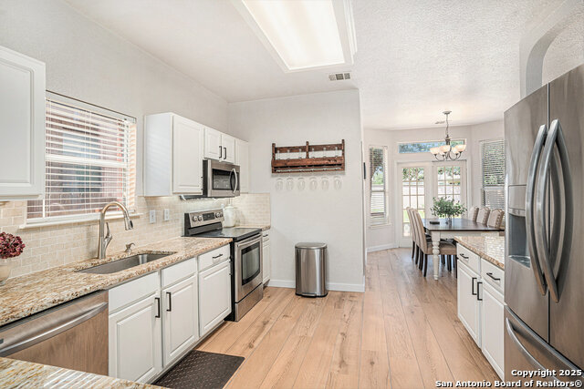 13812 Riverbank Pass, Helotes, Texas image 9