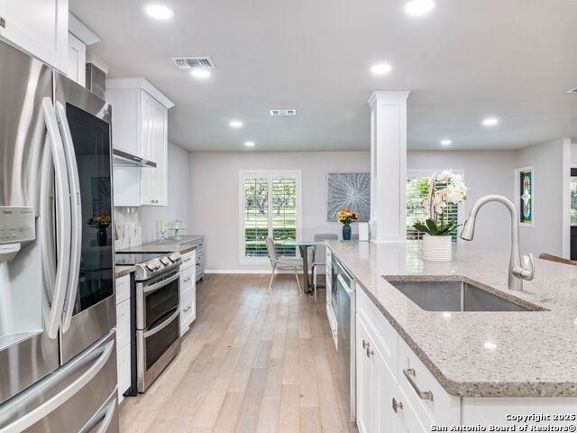 132 Wagon Trail Road, Shavano Park, Texas image 10