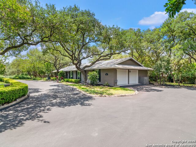 132 Wagon Trail Road, Shavano Park, Texas image 34