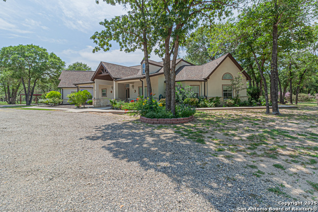 323 Shannon Ridge Dr., Floresville, Texas image 2