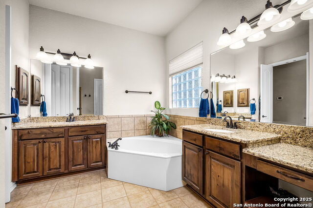 19530 Creekview Oaks, Garden Ridge, Texas image 20