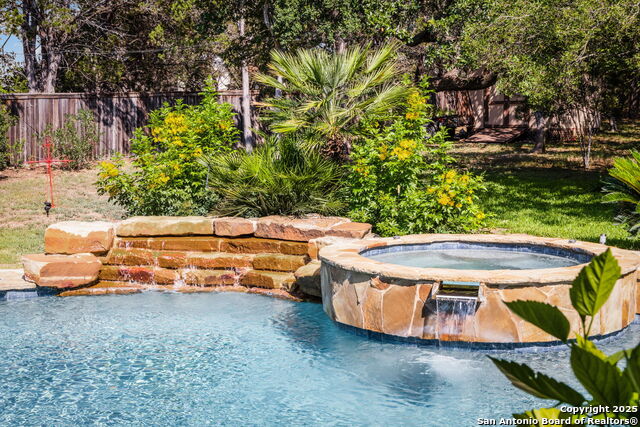19530 Creekview Oaks, Garden Ridge, Texas image 4