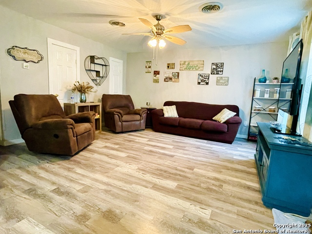 402 N 12th, Junction, Texas image 2