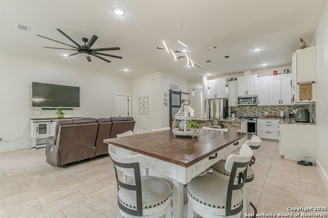 114 Mokukua Lane, Bastrop, Texas image 10