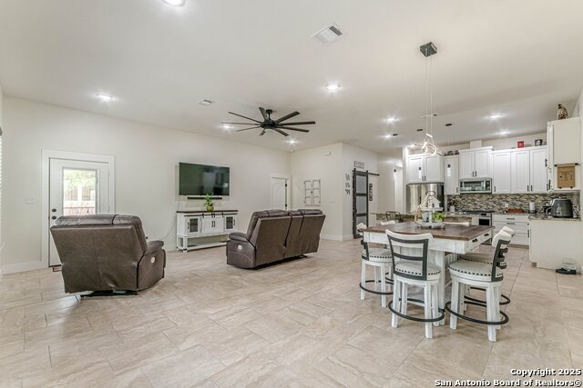 114 Mokukua Lane, Bastrop, Texas image 16