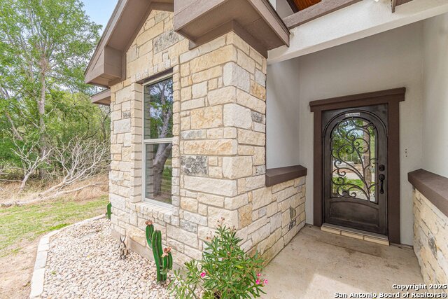 114 Mokukua Lane, Bastrop, Texas image 2