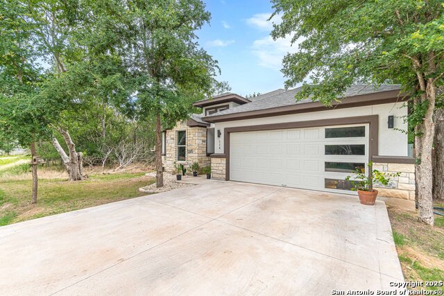 114 Mokukua Lane, Bastrop, Texas image 4