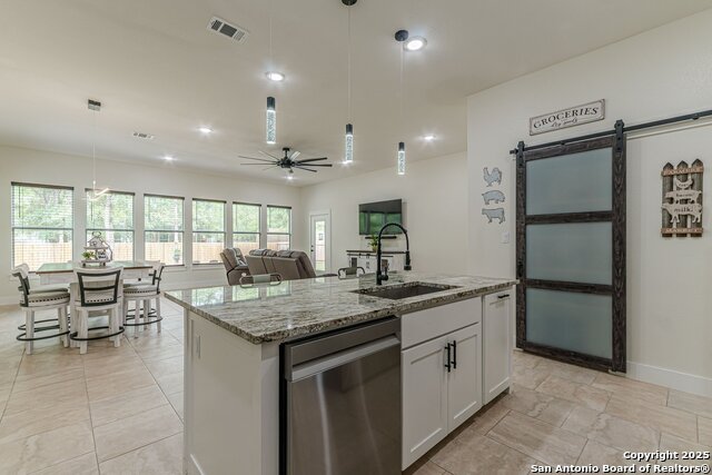 114 Mokukua Lane, Bastrop, Texas image 8
