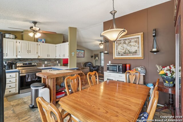 1111 Valeria, Marion, Texas image 12