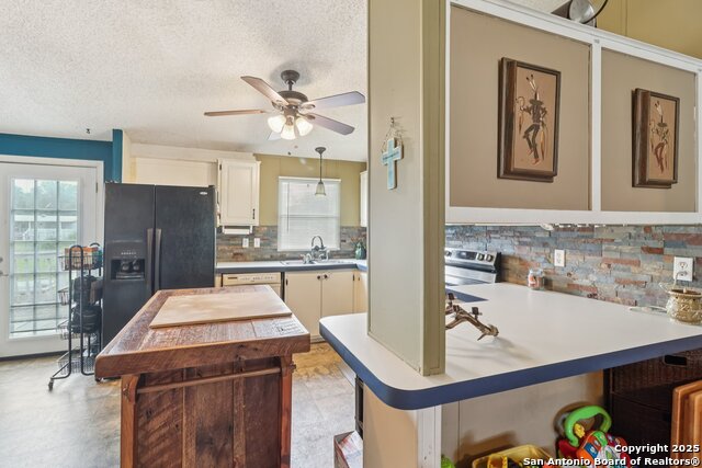 1111 Valeria, Marion, Texas image 7