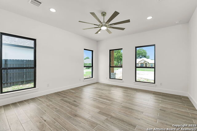 249 Sandpiper Lane, McQueeney, Texas image 12