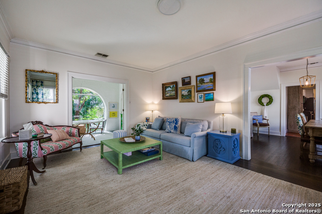 352 Blue Bonnet, Alamo Heights, Texas image 3