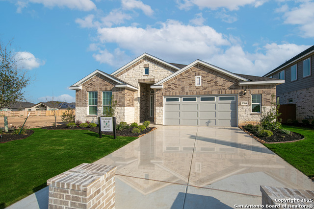 519 White Oak, Castroville, Texas image 1