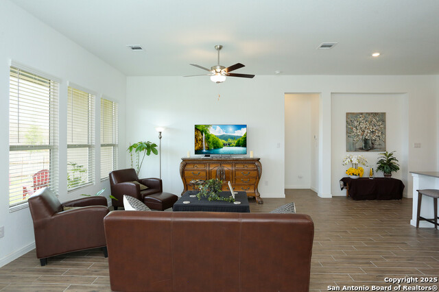 5798 Luciano Trail, Seguin, Texas image 13