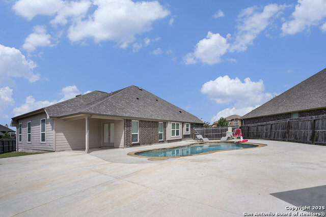 420 Bee Caves Cv, Cibolo, Texas image 28