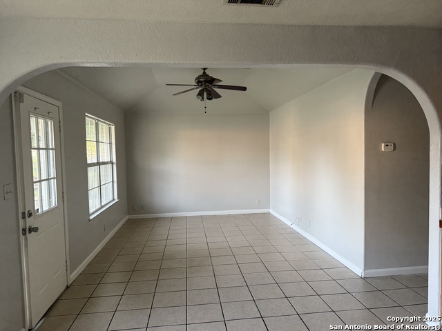 2415 Wescott Ave, San Antonio, Texas image 3