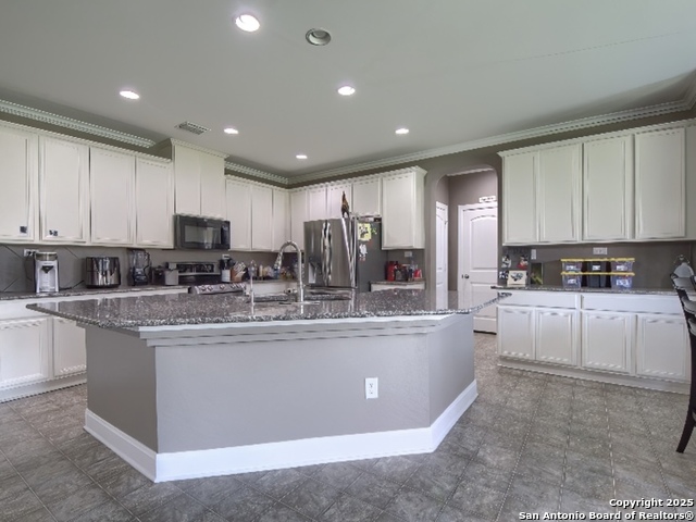 7566 Copper Cove, Converse, Texas image 11