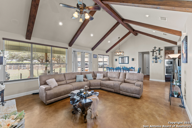 1250 County Road 304, Floresville, Texas image 5