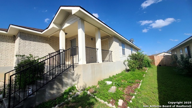 8242 Pioneer Oak, Converse, Texas image 3