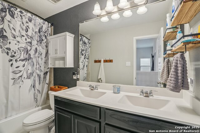 4931 Ranahan Pass, Saint Hedwig, Texas image 31