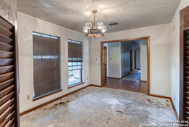 100 E Bluebonnet, Uvalde, Texas image 14