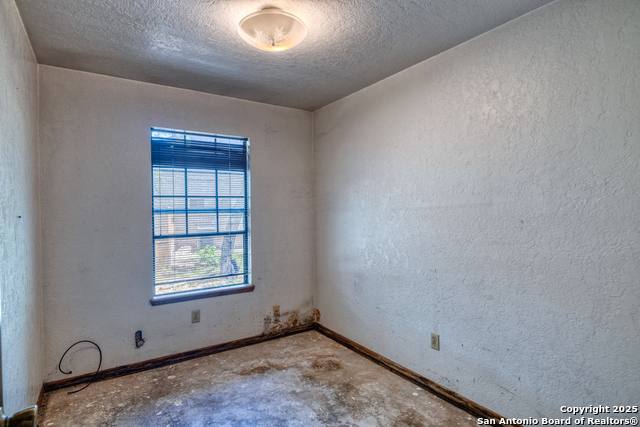100 E Bluebonnet, Uvalde, Texas image 17