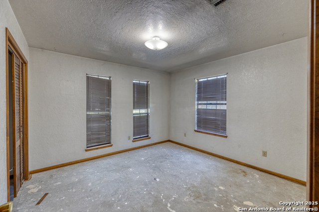 100 E Bluebonnet, Uvalde, Texas image 19