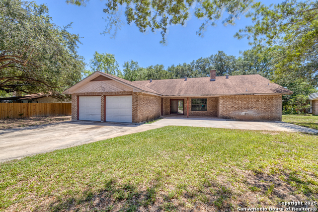 100 E Bluebonnet, Uvalde, Texas image 5