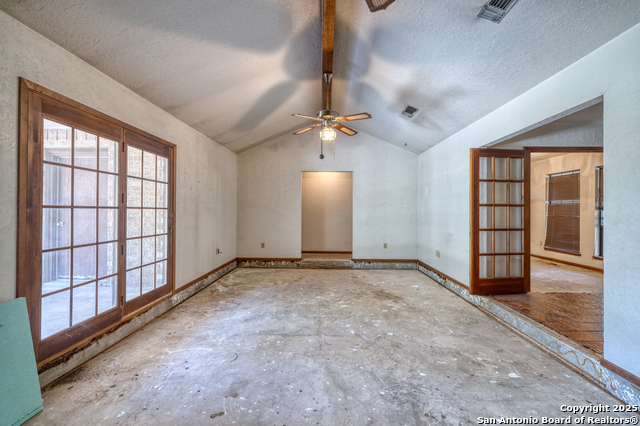 100 E Bluebonnet, Uvalde, Texas image 7