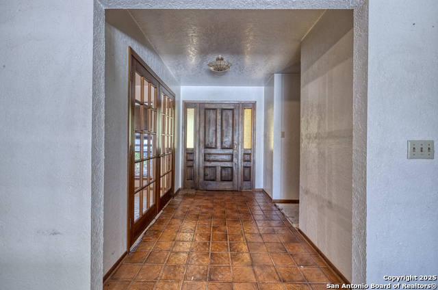 100 E Bluebonnet, Uvalde, Texas image 8