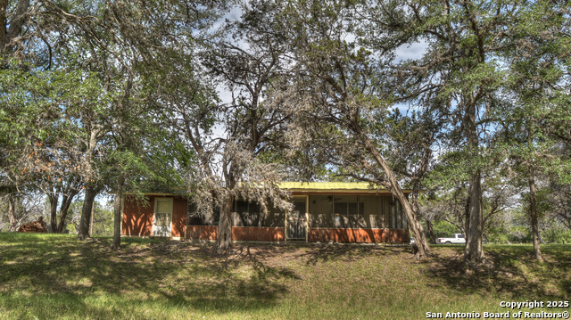 154 Weston, Leakey, Texas image 1