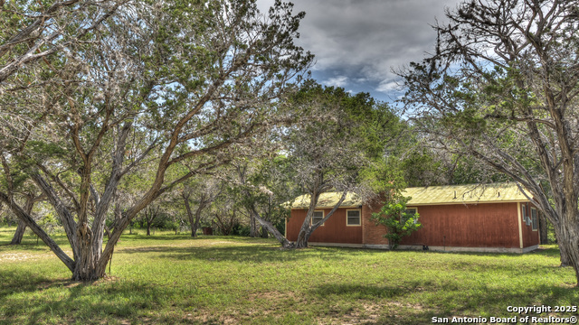 154 Weston, Leakey, Texas image 3