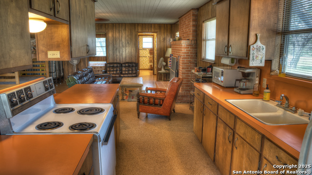 154 Weston, Leakey, Texas image 32