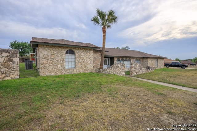 309 Meandering Way, Del Rio, Texas image 3