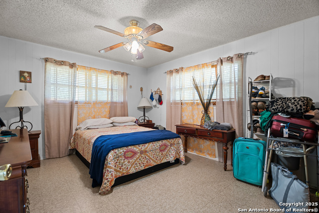 258 County Road 4000, Pearsall, Texas image 16