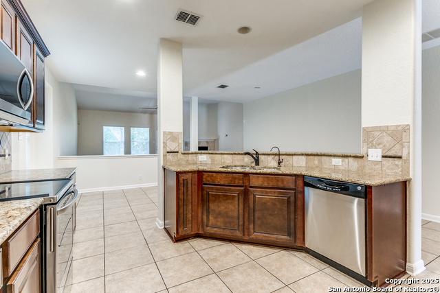 10611 Larch Grove Ct, Helotes, Texas image 8