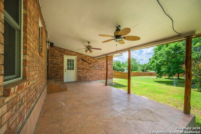 200 Oakview, Kerrville, Texas image 15