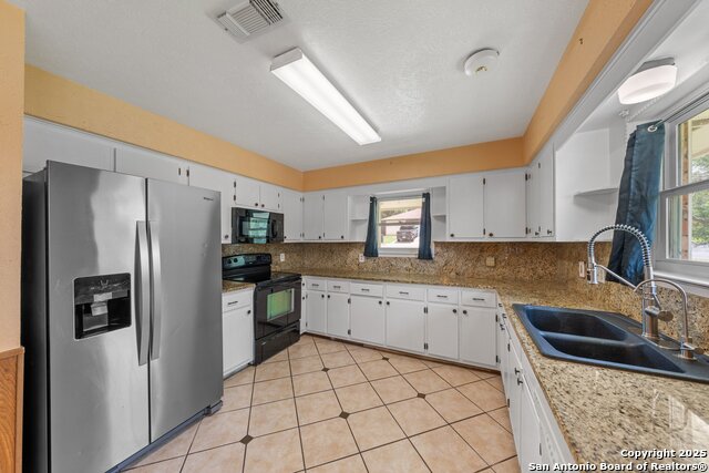 200 Oakview, Kerrville, Texas image 4