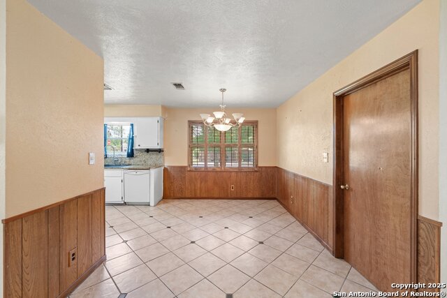 200 Oakview, Kerrville, Texas image 5