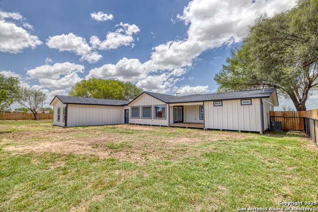 121 Cr 367, Uvalde, Texas image 35